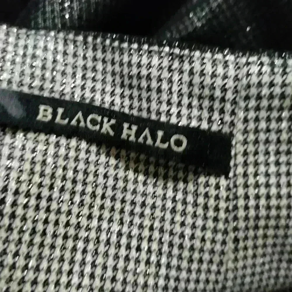 Black Halo skirt - Picture 3 of 6
